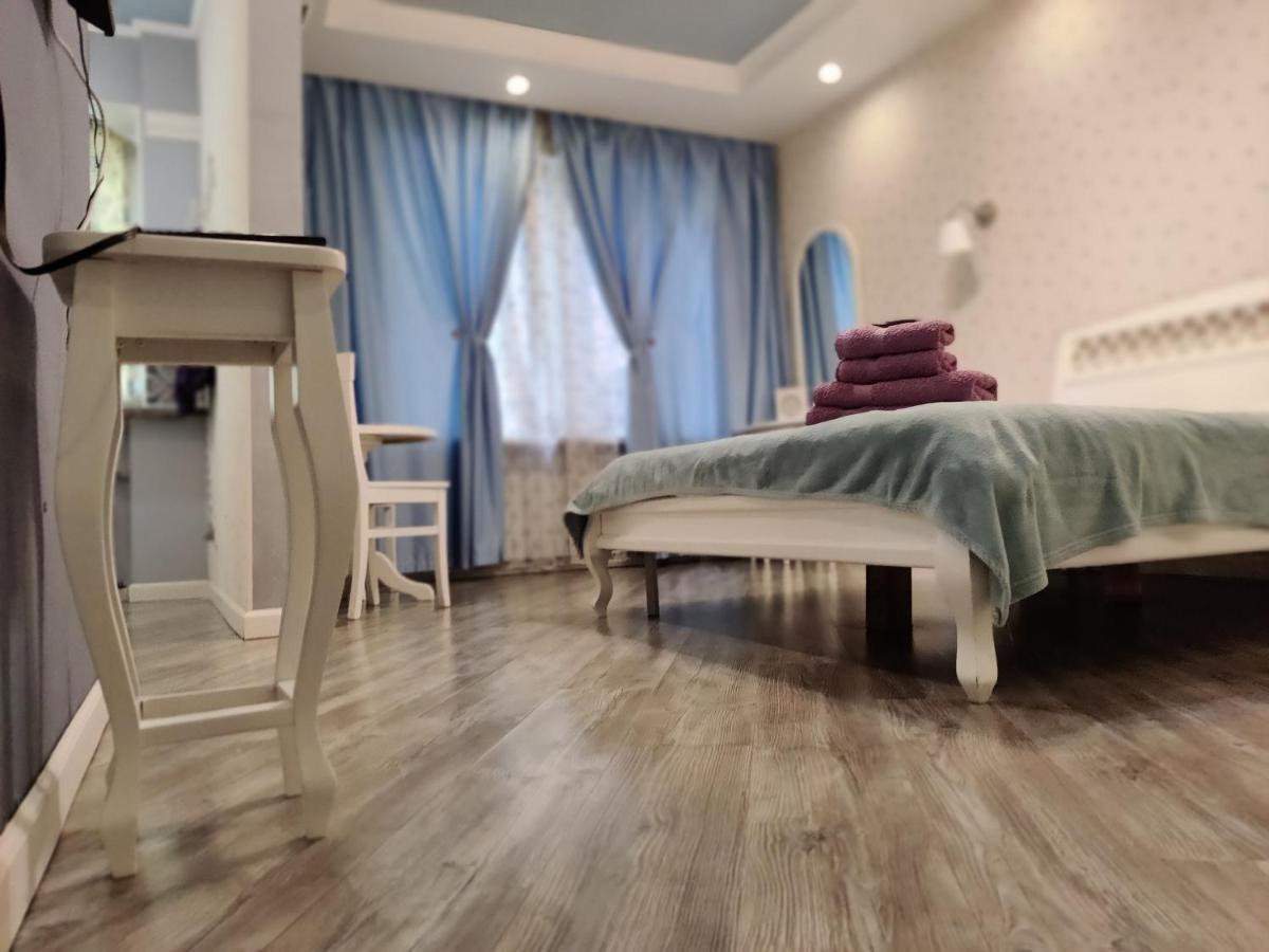 Real Home Apartmens - Podil Promenade Kiev Esterno foto