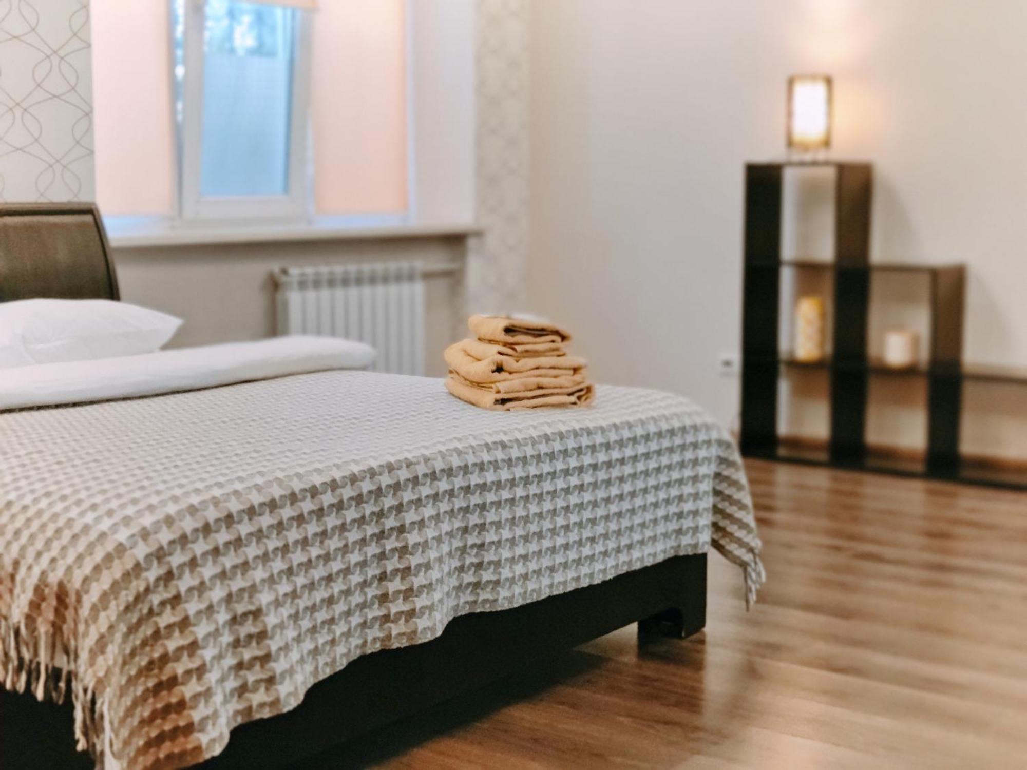 Real Home Apartmens - Podil Promenade Kiev Esterno foto