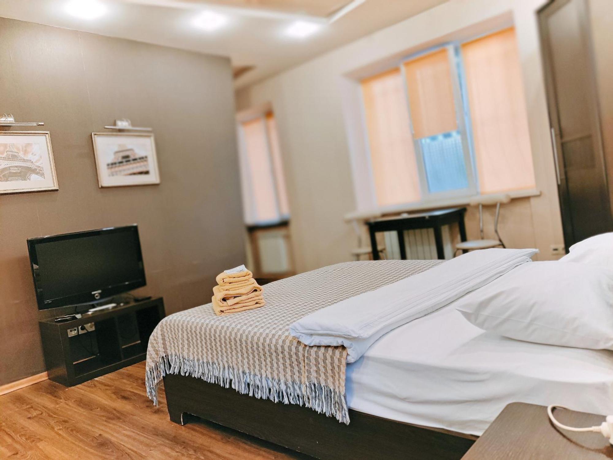 Real Home Apartmens - Podil Promenade Kiev Esterno foto